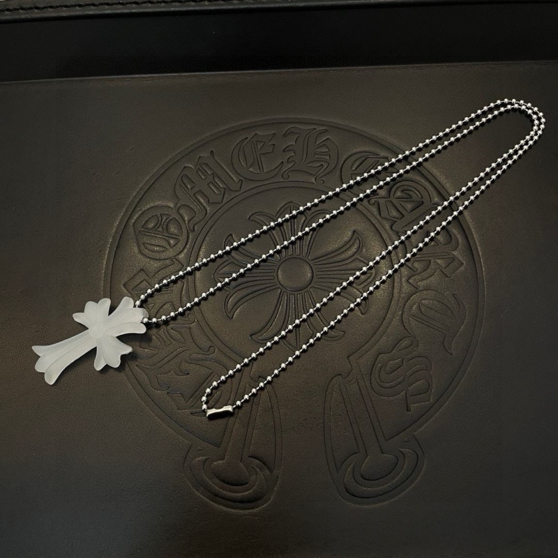 Ch*0me He**ts necklaces